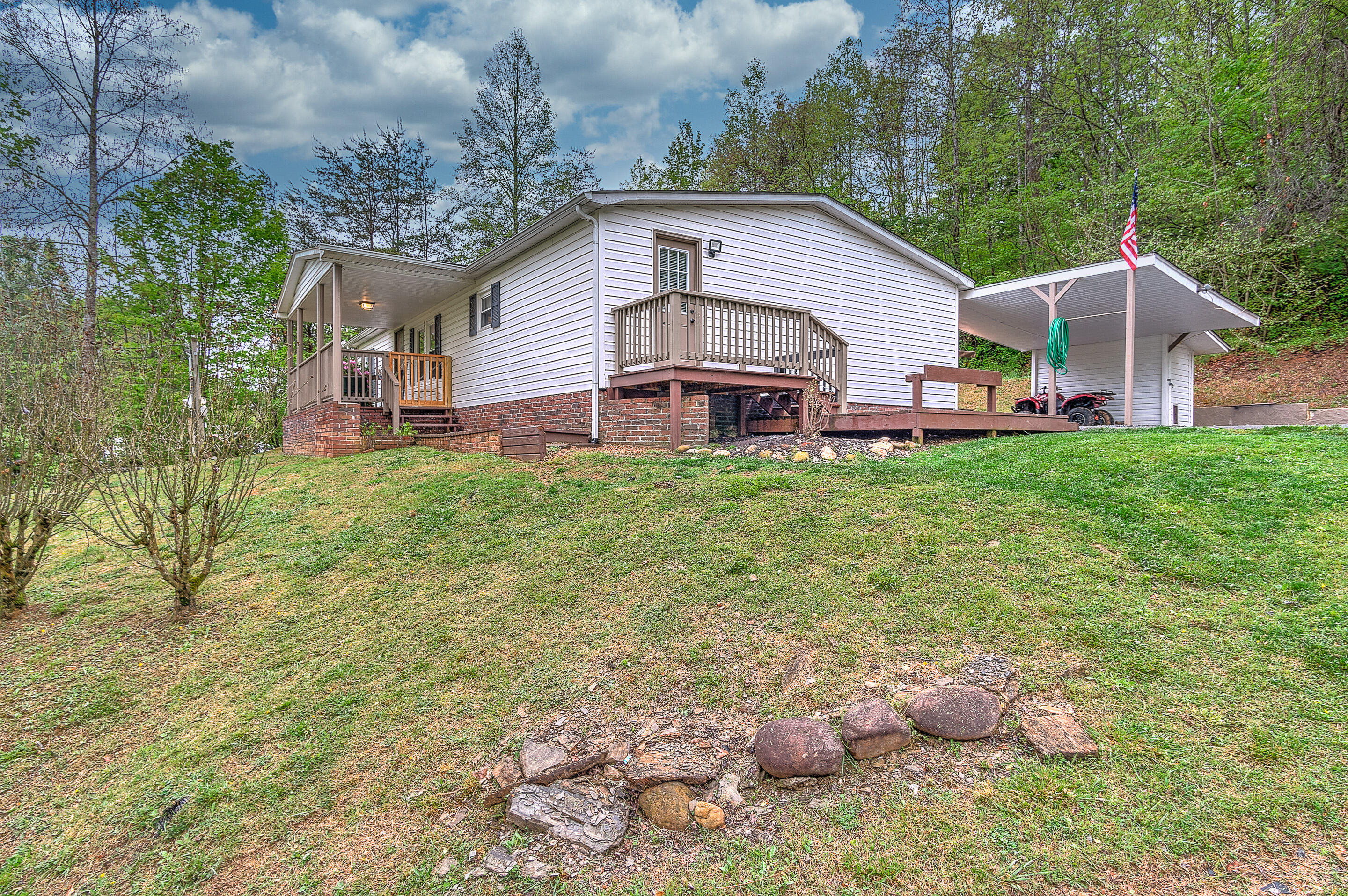 850 Hickory Tree Road Bristol, TN 37620 - Photo 11 of 37 Side Porch