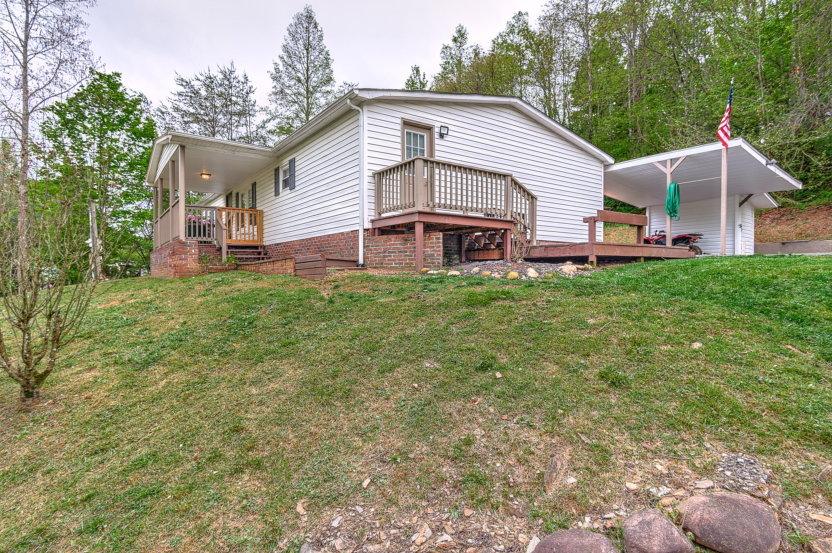850 Hickory Tree Road Bristol, TN 37620 - Photo 12 of 37 Side Porch