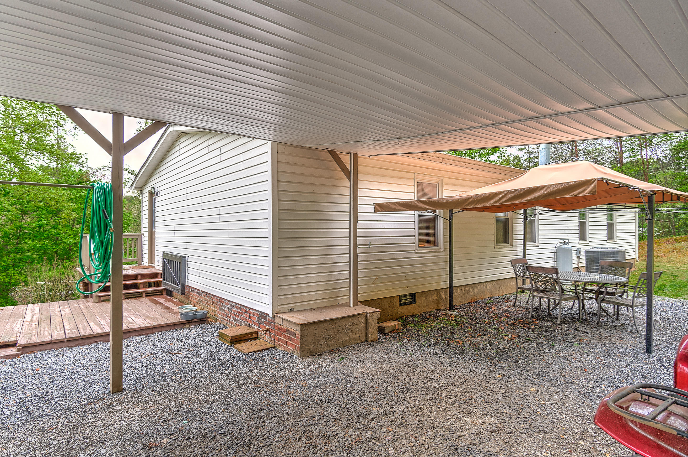 850 Hickory Tree Road Bristol, TN 37620 - Photo 14 of 37 Carport