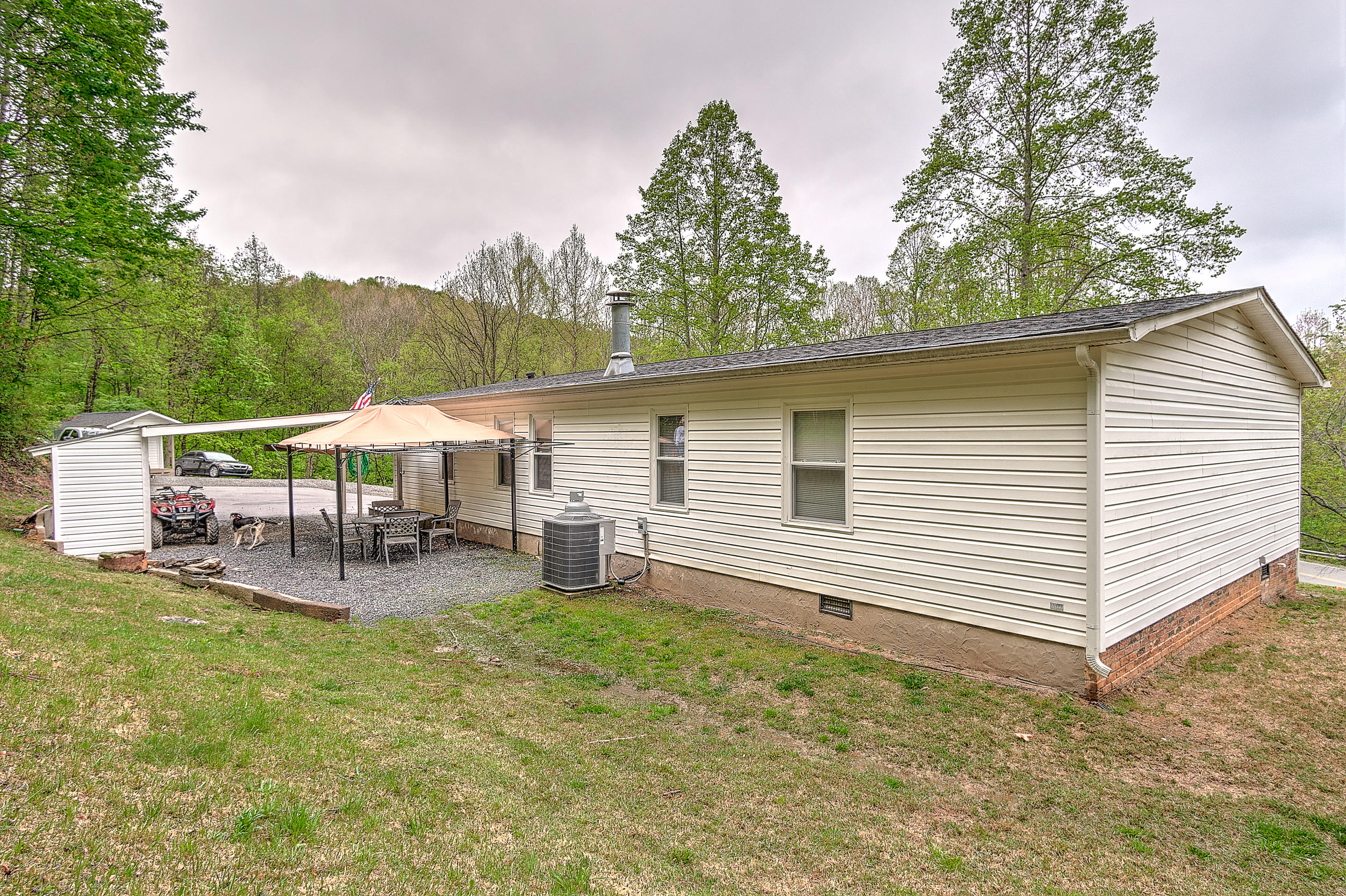 850 Hickory Tree Road Bristol, TN 37620 - Photo 15 of 37 Back