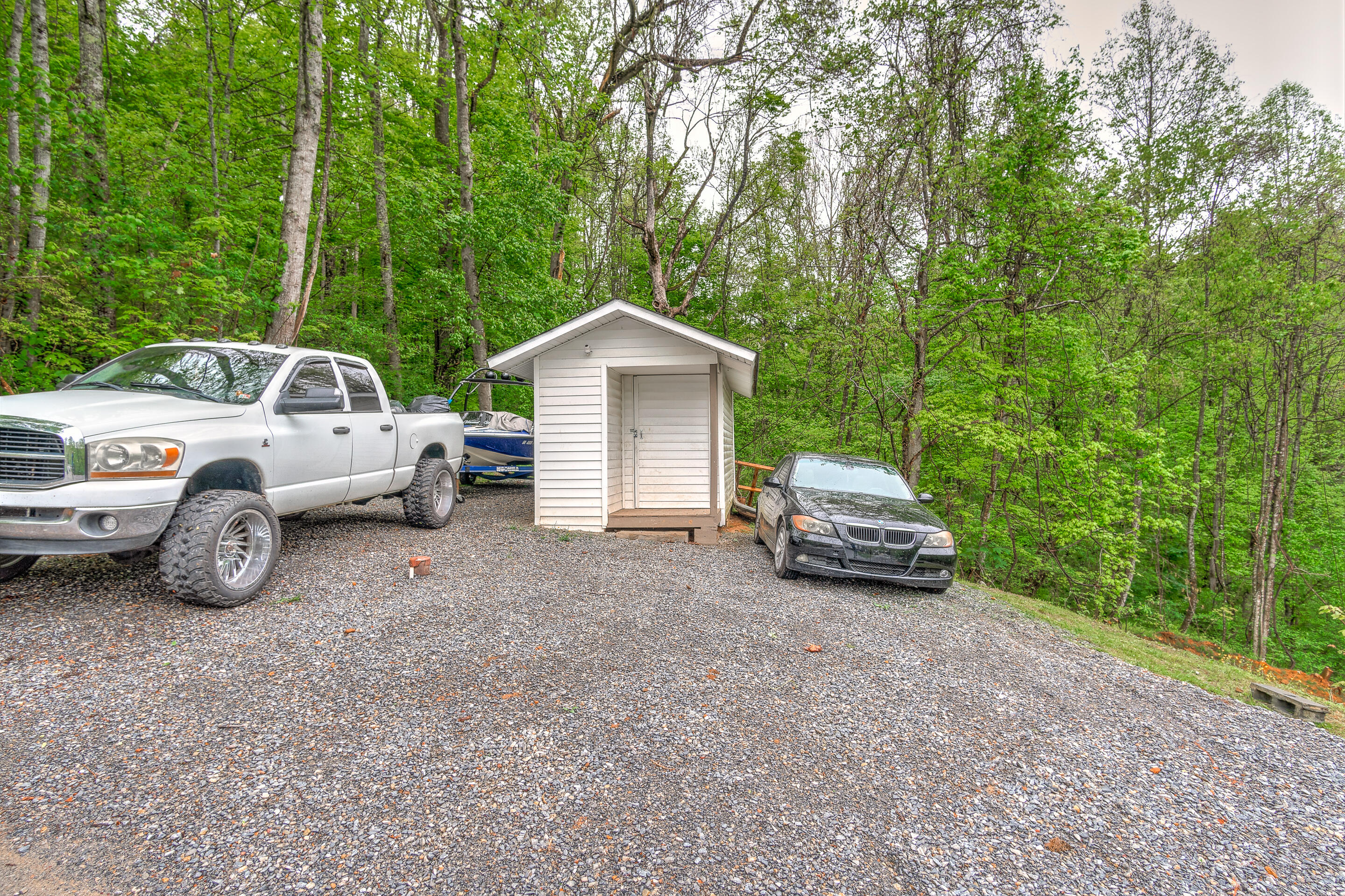 850 Hickory Tree Road Bristol, TN 37620 - Photo 16 of 37 Storage Building