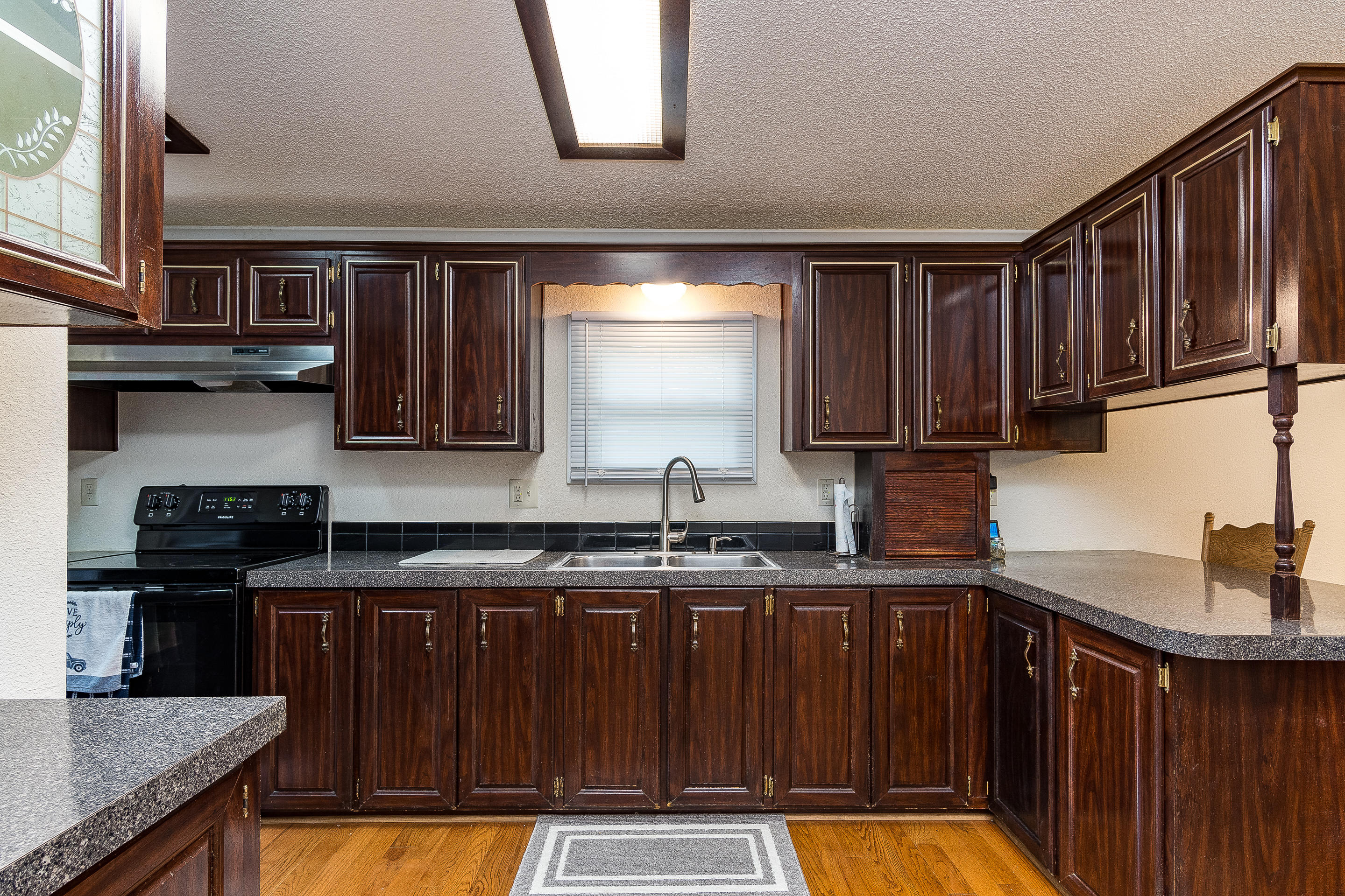 850 Hickory Tree Road Bristol, TN 37620 - Photo 23 of 37 Kitchen