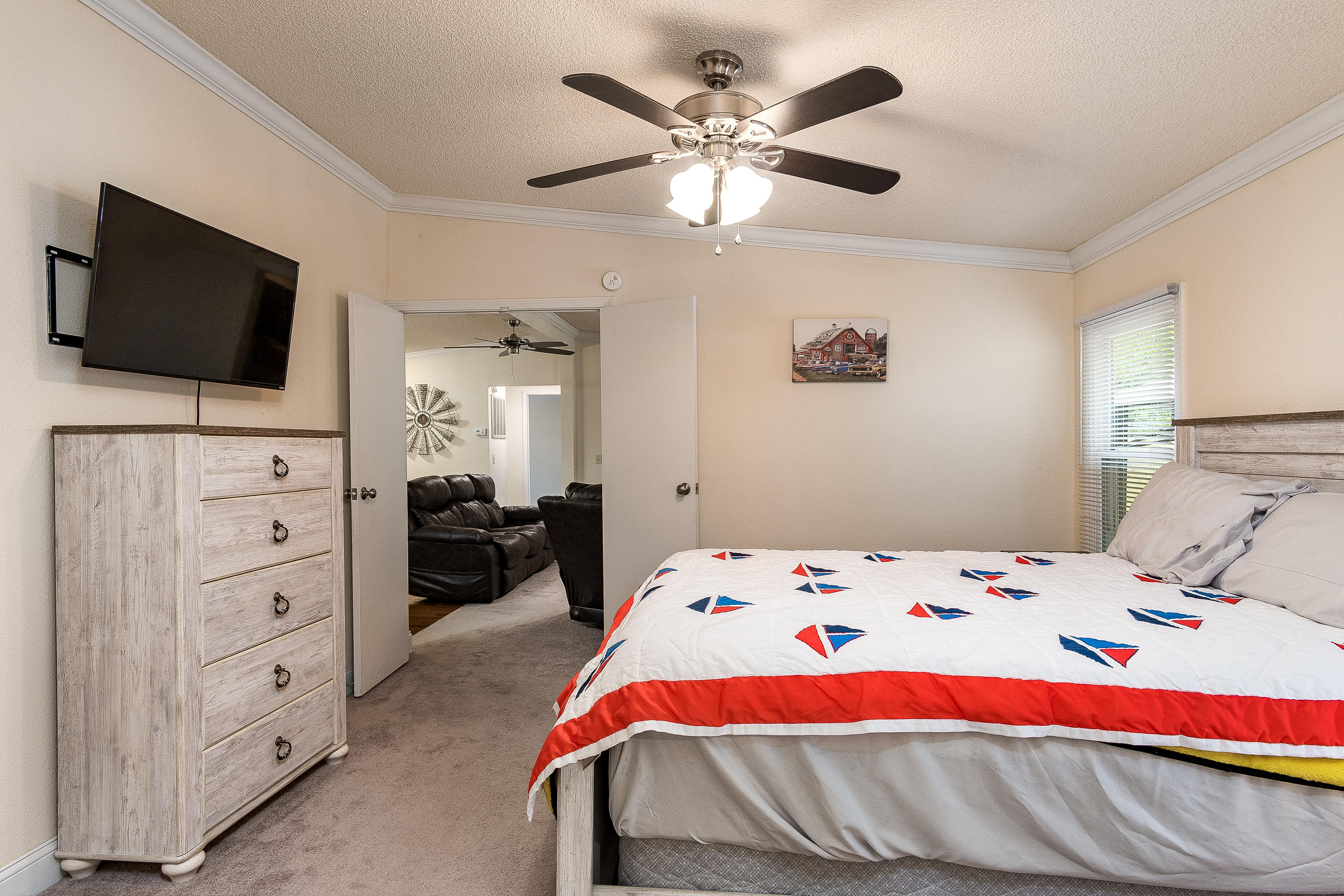 850 Hickory Tree Road Bristol, TN 37620 - Photo 28 of 37 Master Bedroom