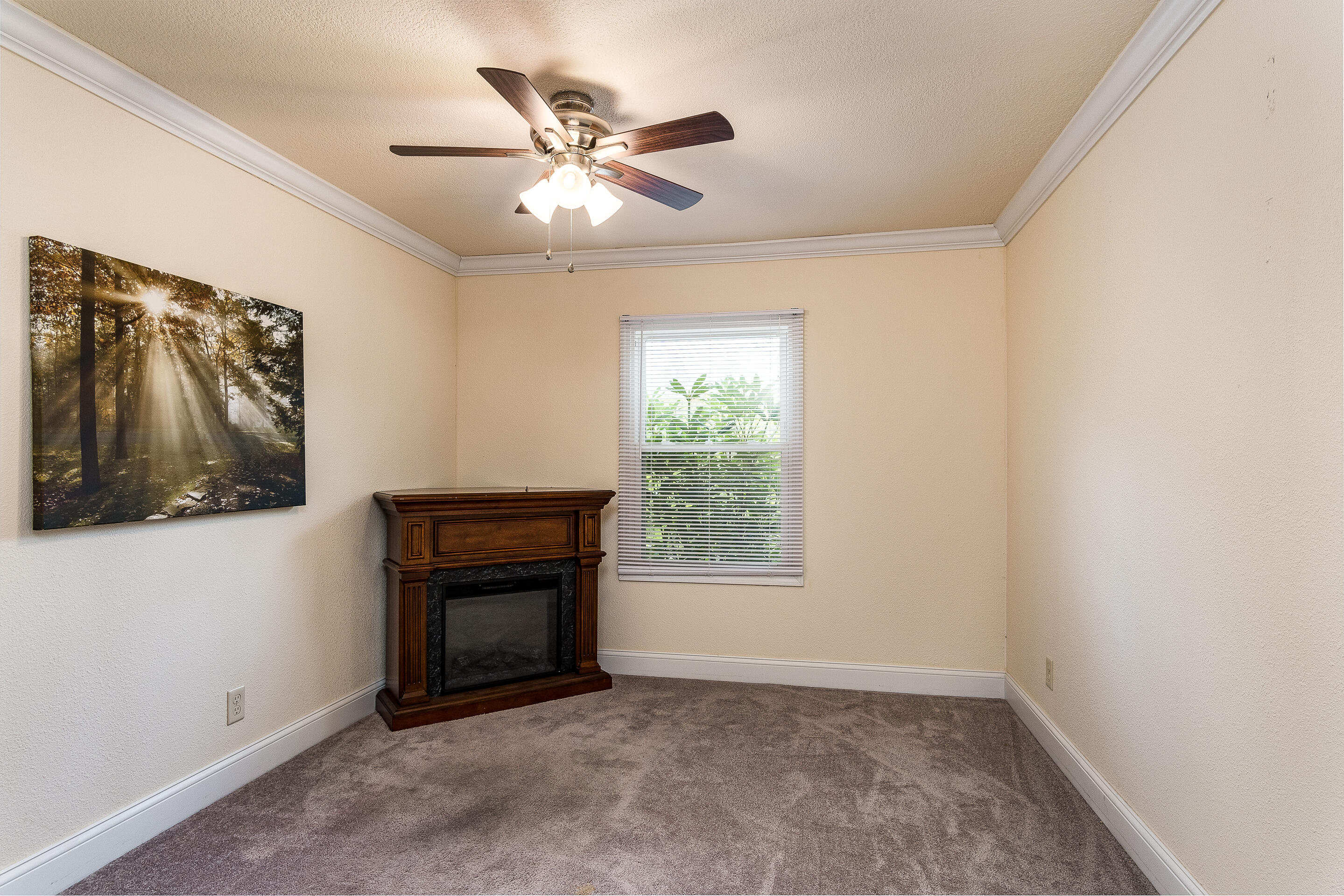 850 Hickory Tree Road Bristol, TN 37620 - Photo 35 of 37 Bedroom 3