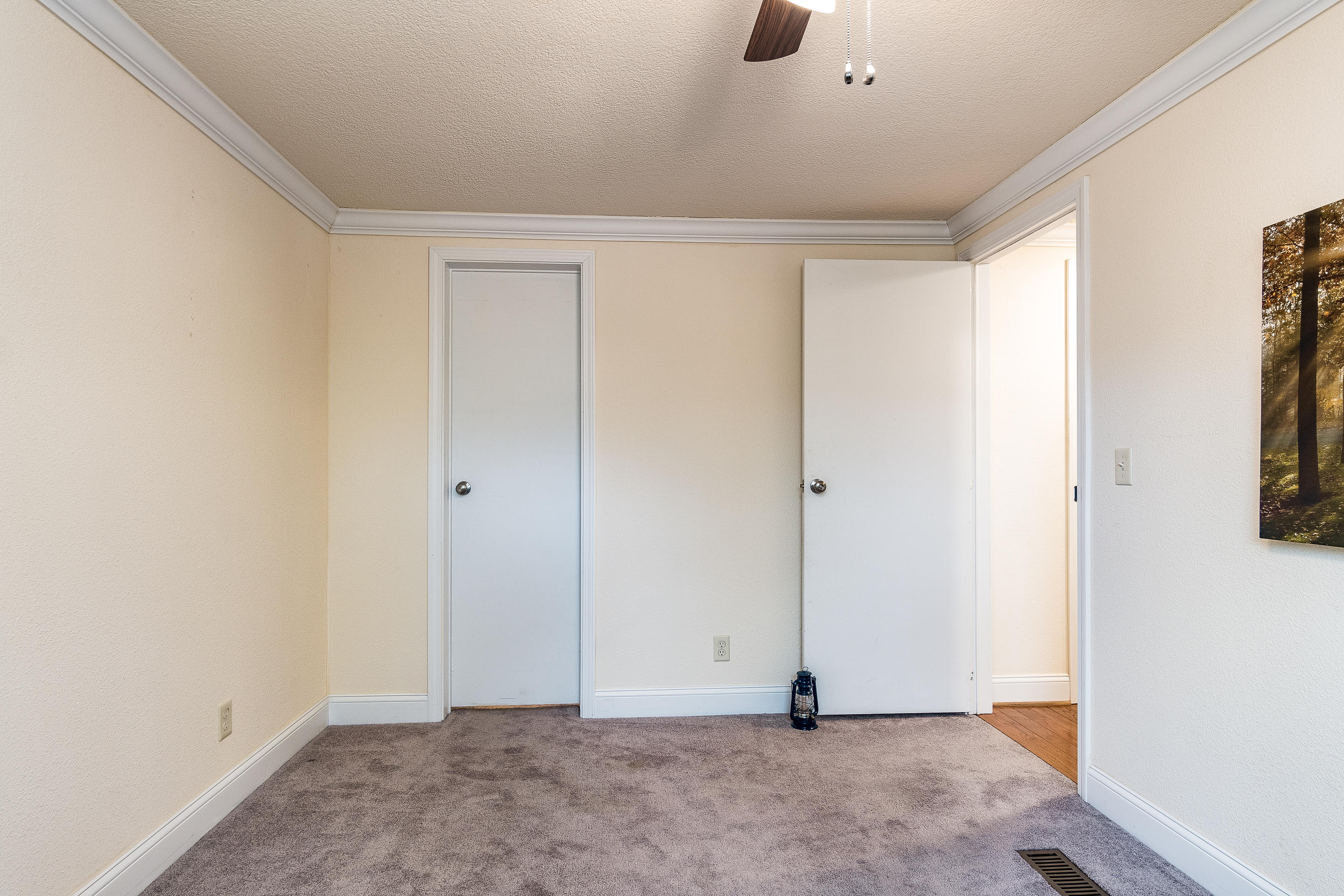 850 Hickory Tree Road Bristol, TN 37620 - Photo 36 of 37 Bedroom 3