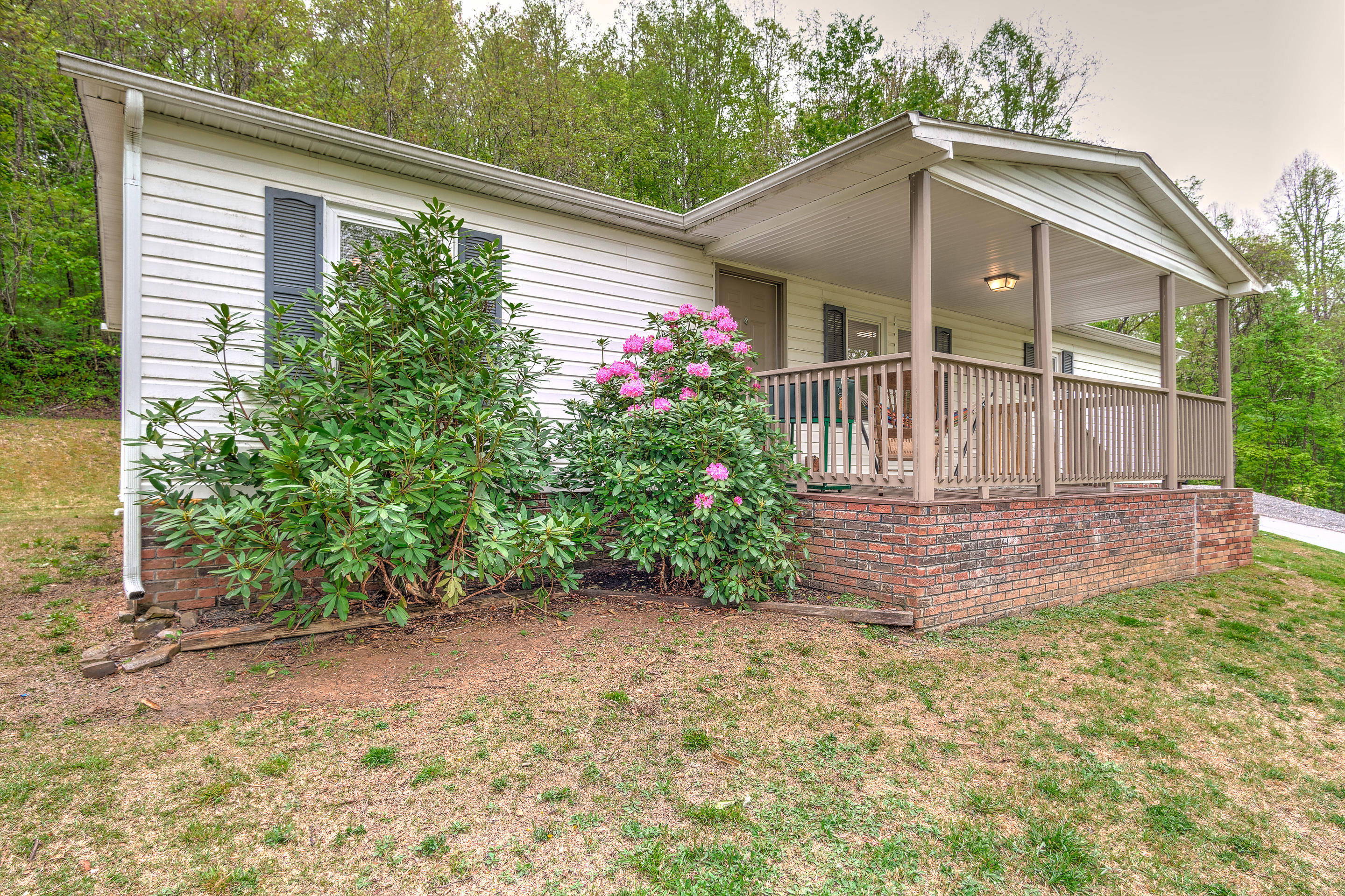 850 Hickory Tree Road Bristol, TN 37620 - Photo 6 of 37 Front