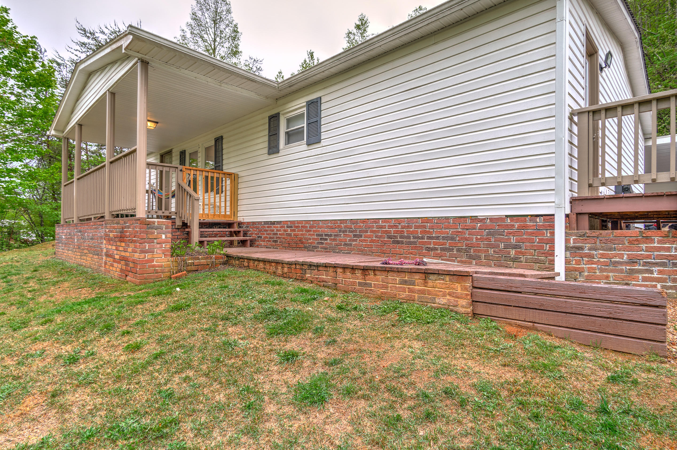 850 Hickory Tree Road Bristol, TN 37620 - Photo 7 of 37 Front