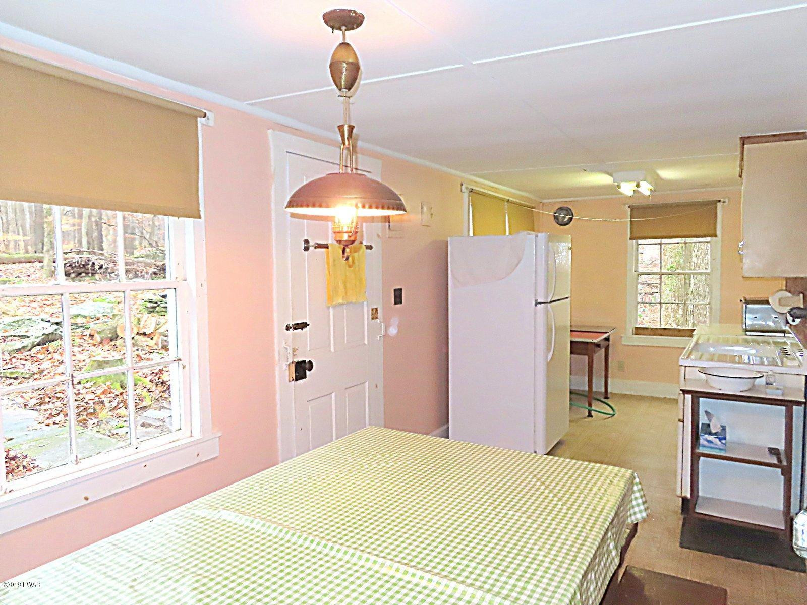 394 North Shore Road Greentown, PA 18426 - Photo 9 of 37