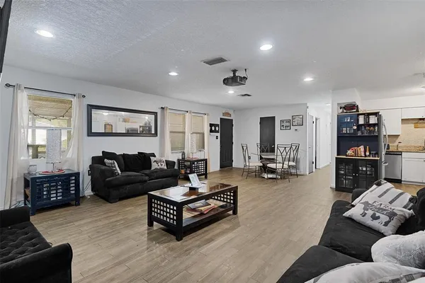 $389,900 | 1124 Grant Avenue, Mount Dora, FL 32757