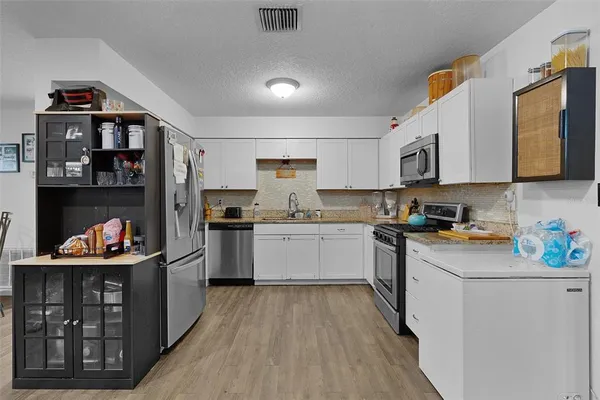 $389,900 | 1124 Grant Avenue, Mount Dora, FL 32757