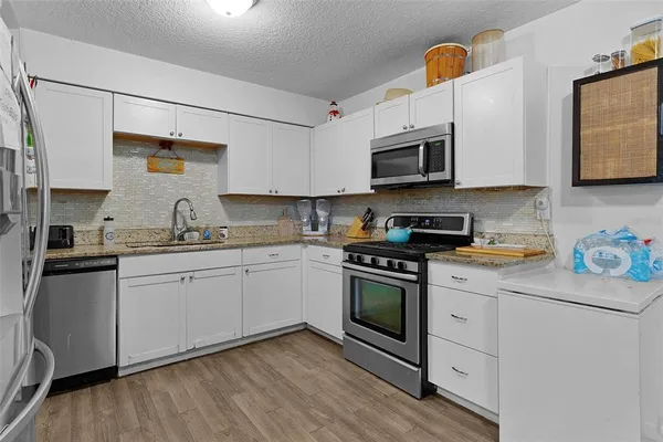 $389,900 | 1124 Grant Avenue, Mount Dora, FL 32757