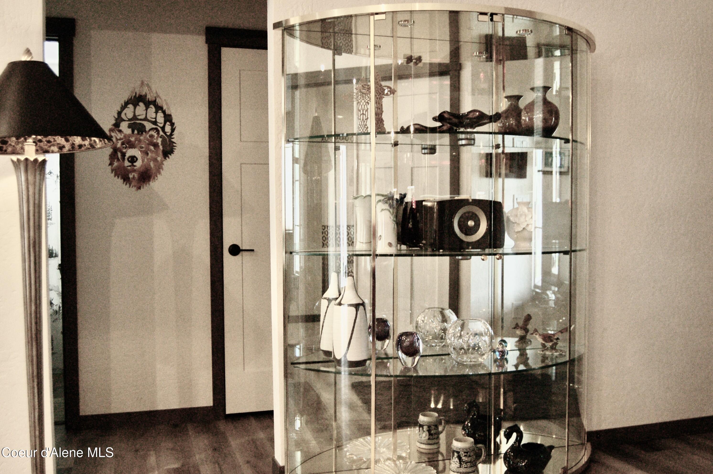 9060 West Oats Avenue Rathdrum, ID 83858 - Photo 10 of 28 Glass shelving UNIT