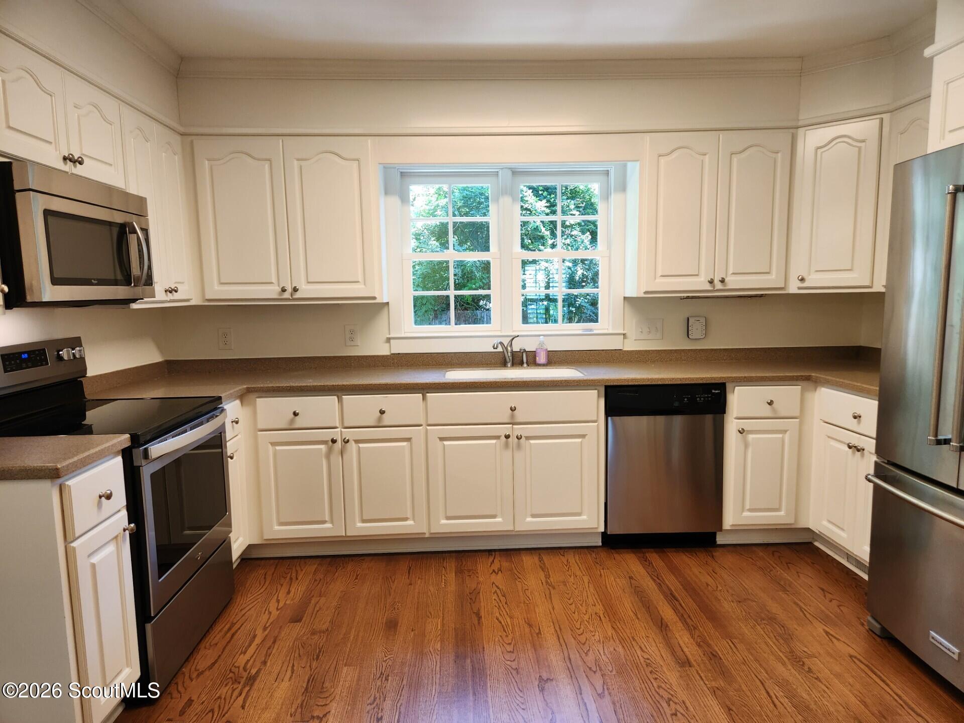 110 Jacobs Road St. Simons Island, GA 31522 - Photo 10 of 27 Kitchen