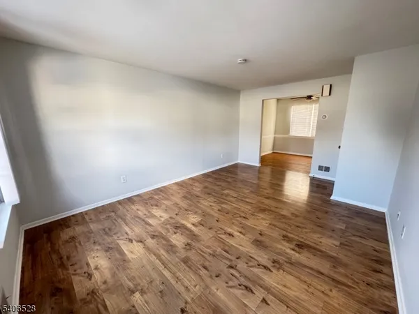 $2,350 | 15 Hanover Square, Unit C, Middlesex, NJ 08846
