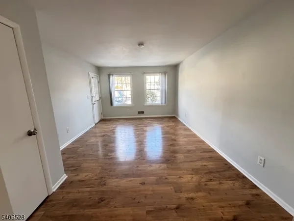 $2,350 | 15 Hanover Square, Unit C, Middlesex, NJ 08846