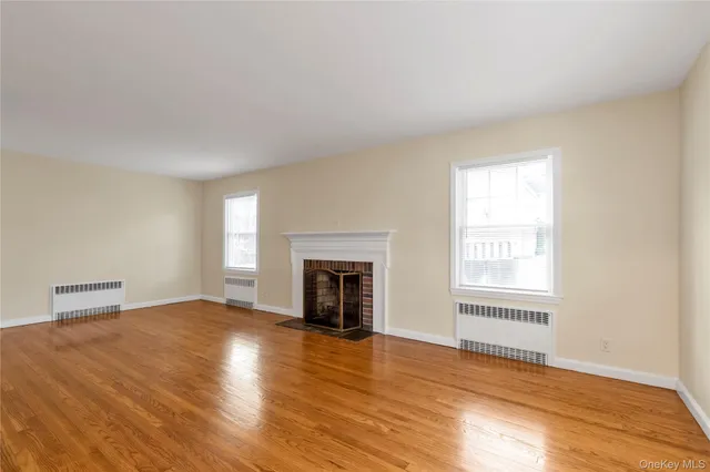 $4,500 | 19 Anstice Street, Oyster Bay, NY 11771