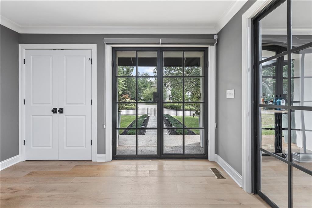 8192 Sycamore Road Indianapolis, IN 46240 - Photo 3 of 45