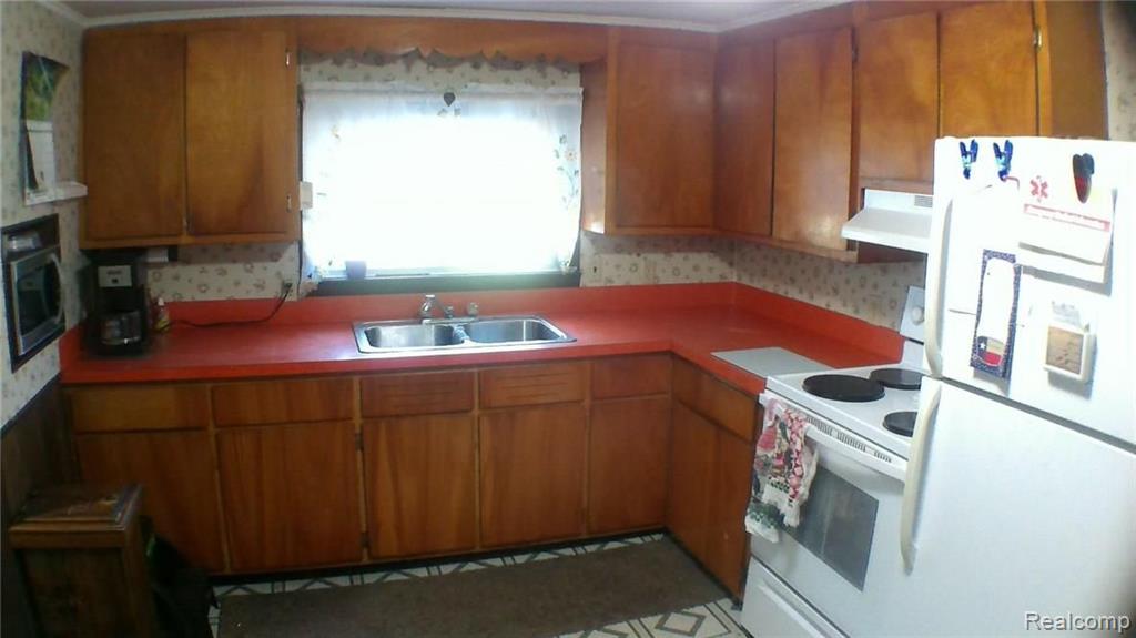 2574 Alger Road Port Huron, MI 48060 - Photo 7 of 15