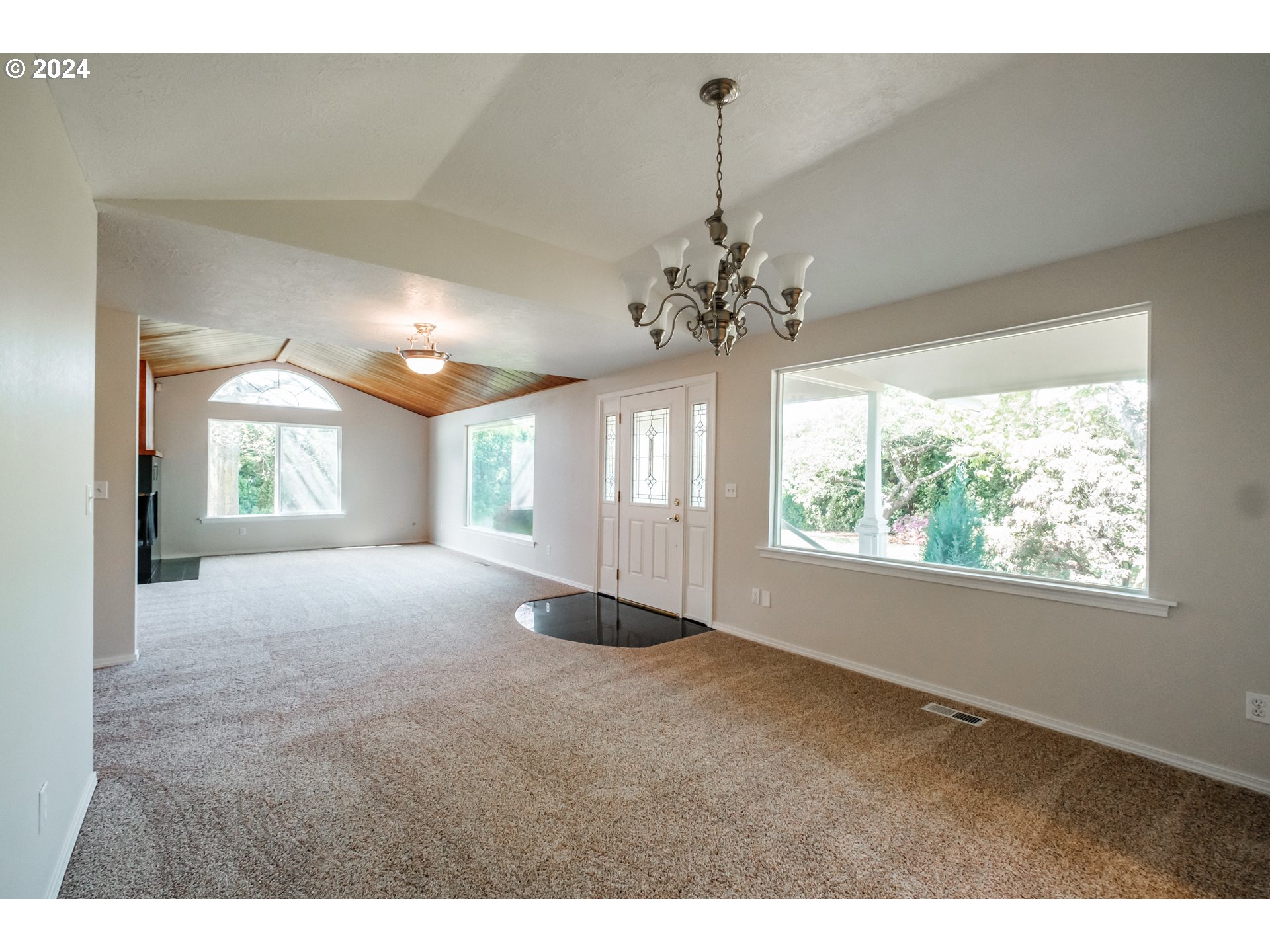 1570 Cordon Road Southeast Salem, OR 97317 - Photo 7 of 36 Gallery Image 7