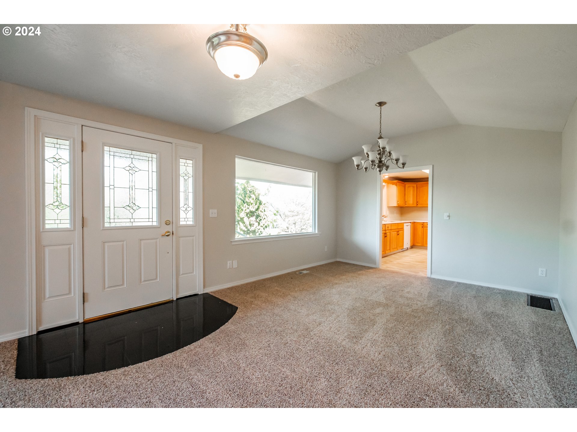 1570 Cordon Road Southeast Salem, OR 97317 - Photo 8 of 36 Gallery Image 8