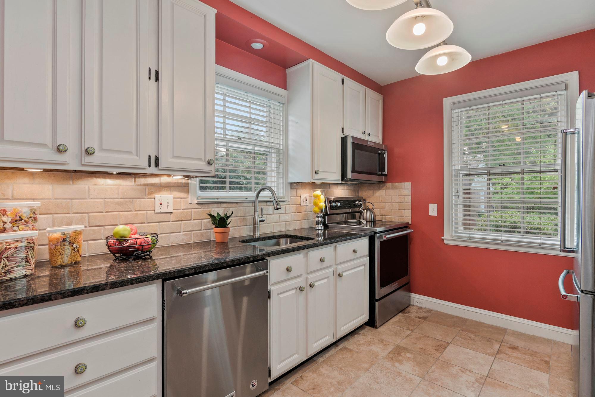 332 Broadmoor Road Baltimore, MD 21212 - Photo 13 of 40 Southern Style Remodeled Kitchen