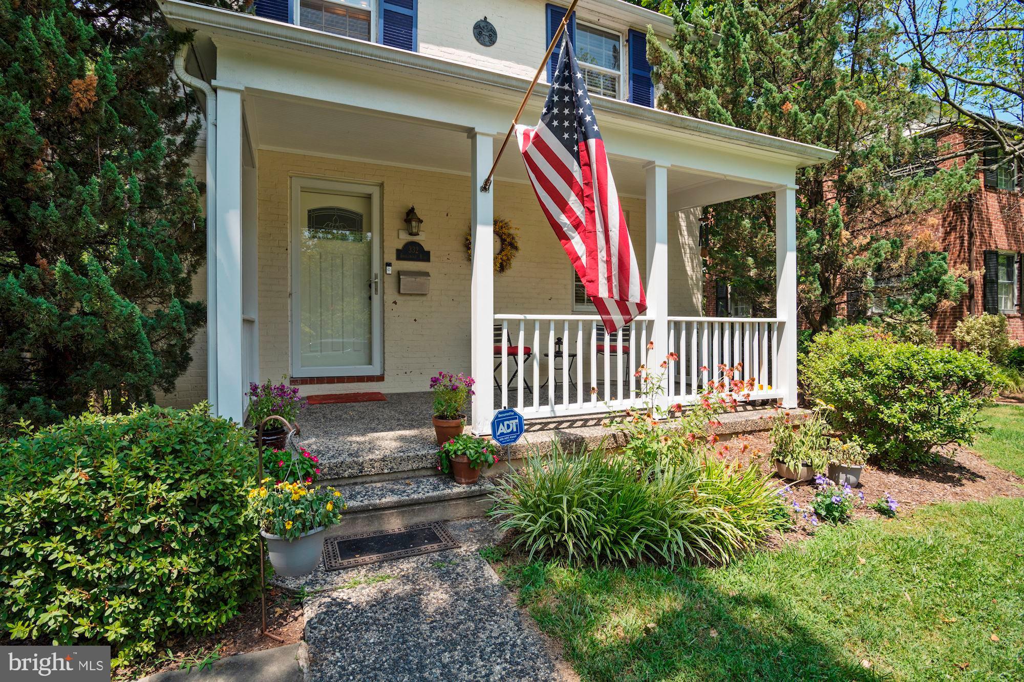 332 Broadmoor Road Baltimore, MD 21212 - Photo 3 of 40 Spacious and cozy Porch