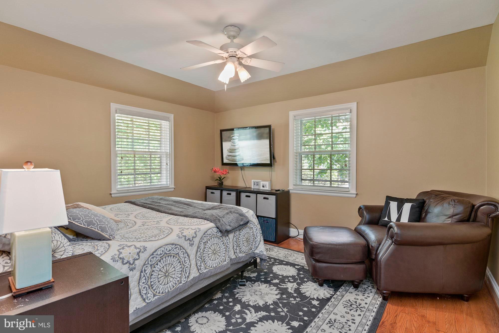 332 Broadmoor Road Baltimore, MD 21212 - Photo 23 of 40 Bedroom #2 Hardwood Floors throughout