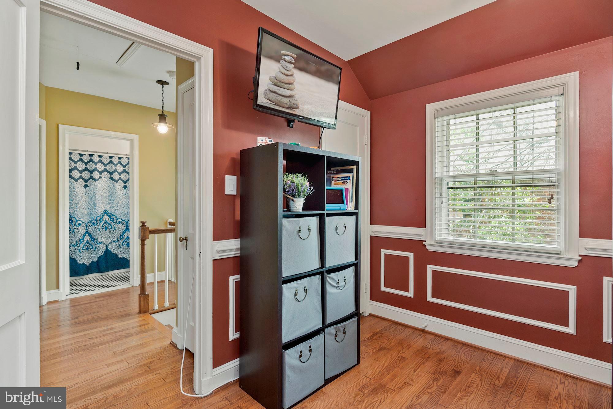 332 Broadmoor Road Baltimore, MD 21212 - Photo 26 of 40 Bedroom 3 with the view of the Bathroom and a Hall