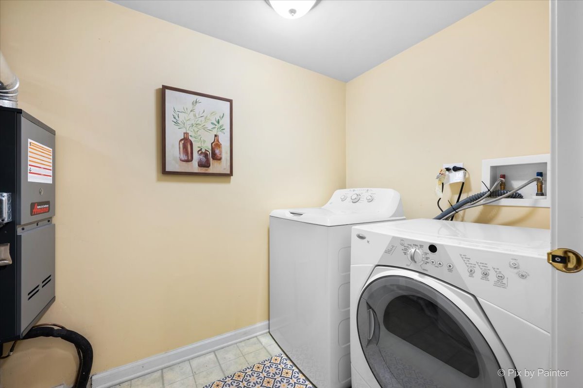 385 Woodview Circle, Unit B Elgin, IL 60120 - Photo 18 of 38