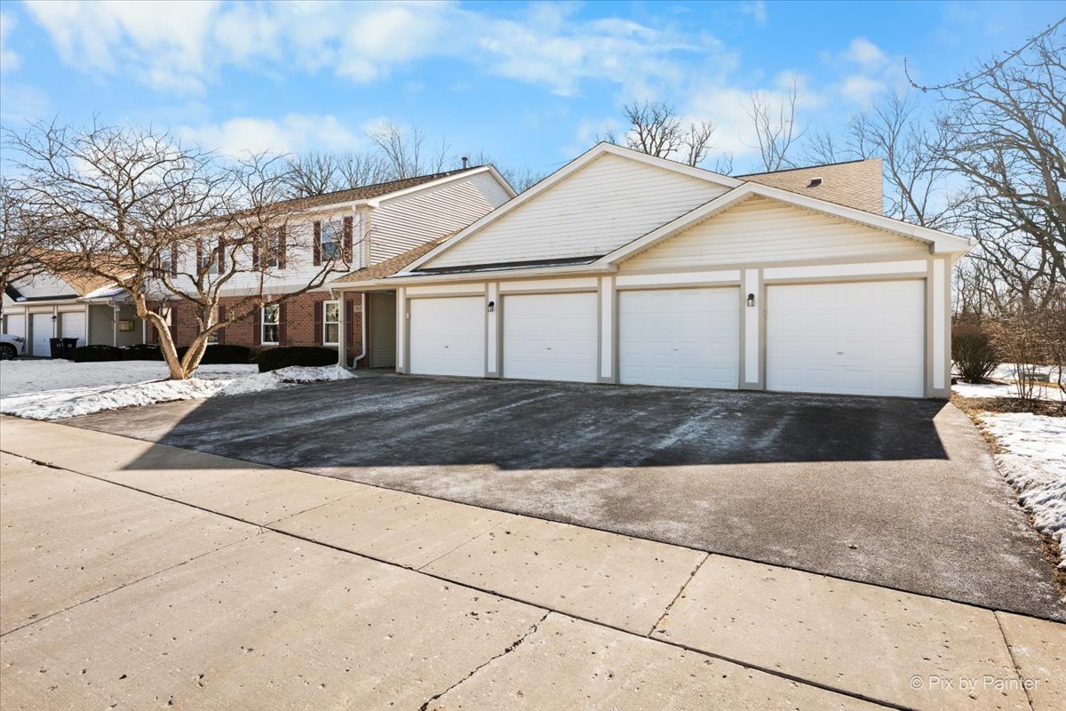 385 Woodview Circle, Unit B Elgin, IL 60120 - Photo 30 of 38