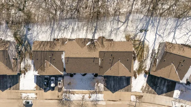 $245,000 | 385 Woodview Circle, Unit B, Elgin, IL 60120