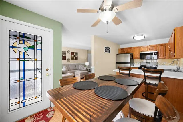 $245,000 | 385 Woodview Circle, Unit B, Elgin, IL 60120