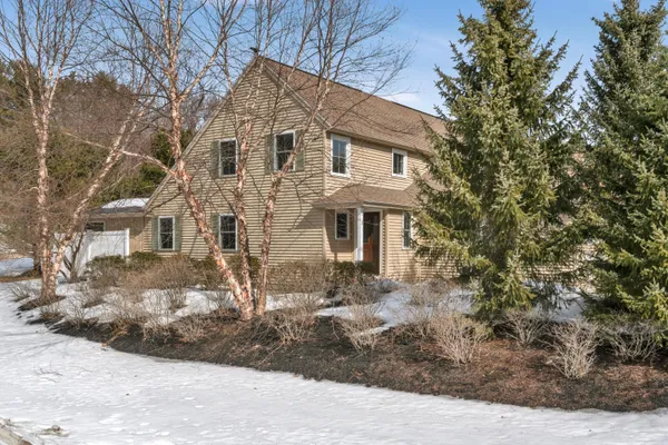 $564,900 | 2 Lexington Drive, Unit 2, Kennebunk, ME 04043