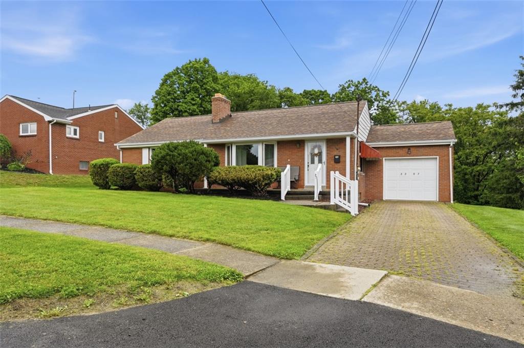 2207 Ridgevue Avenue Aliquippa, PA 15001 - Photo 2 of 41