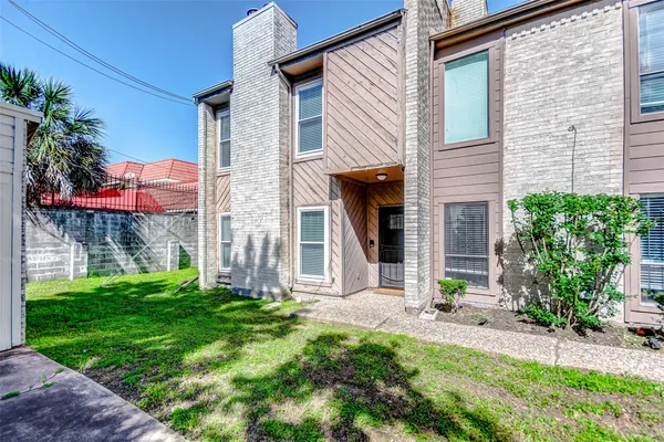 $236,800 | 11280 Braes Forest Drive, Unit 401, Houston, TX 77071