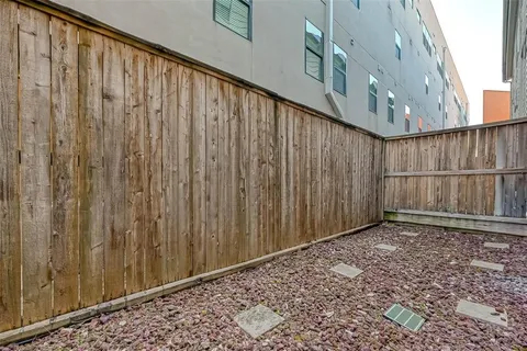 $2,700 | 2336 Jackson Street, Houston, TX 77004