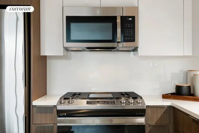 $2,831 | 166-20 90th Avenue, Unit 435 | Jamaica