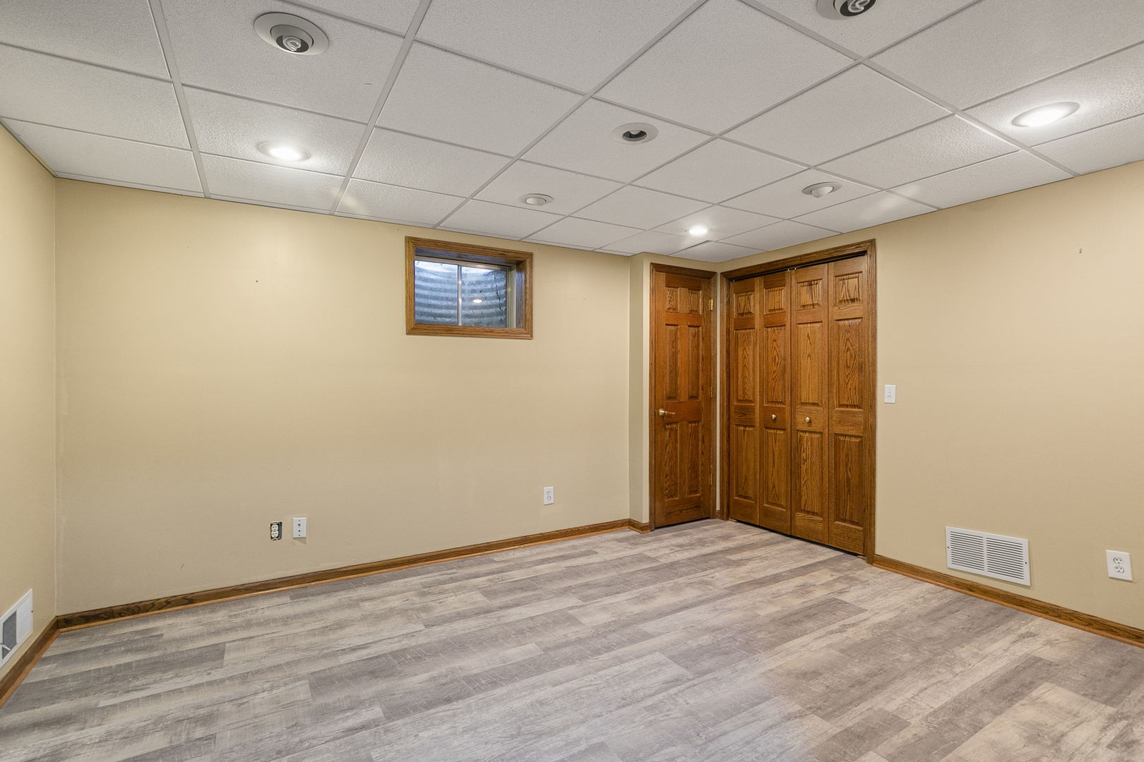 10201 Fox Bluff Lane Spring Grove, IL 60081 - Photo 21 of 26 a view of empty room