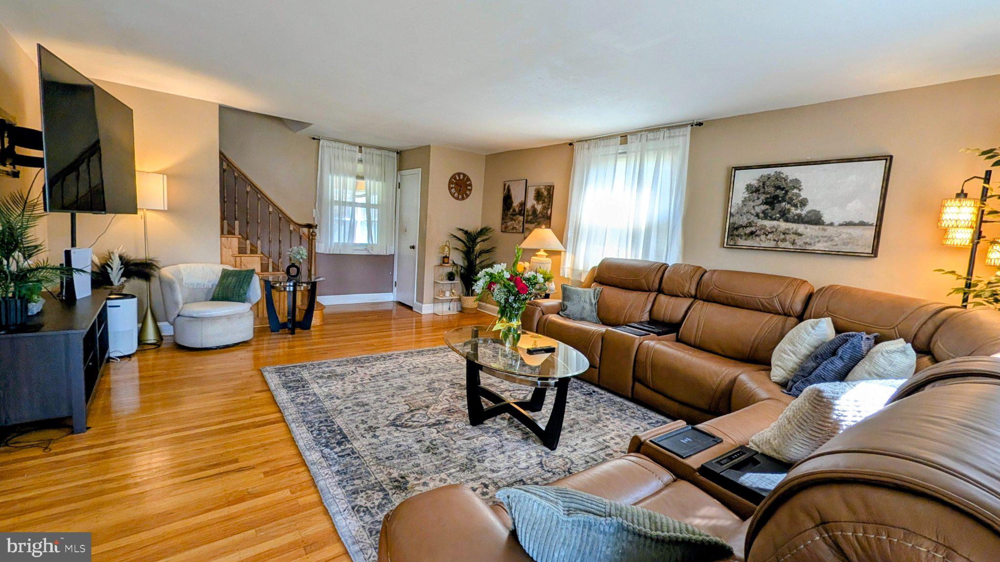 89 Worrell Drive Springfield, PA 19064 - Photo 9 of 36 Inviting living space with warm tones.