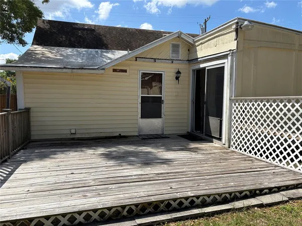 $1,800 | 128 2nd Avenue Southwest, Largo, FL 33770