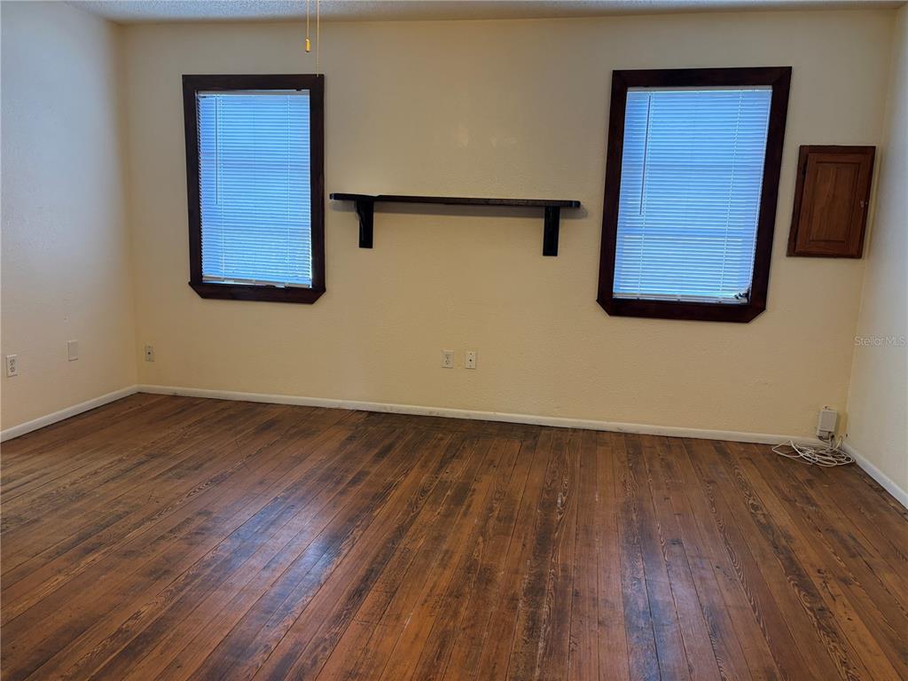 128 2nd Avenue Southwest Largo, FL 33770 - Photo 4 of 32