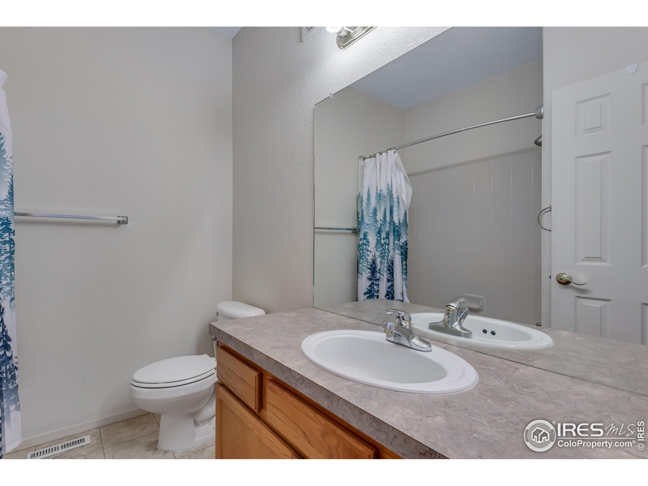 1405 South Chambers Road Aurora, CO 80017 - Photo 14 of 19