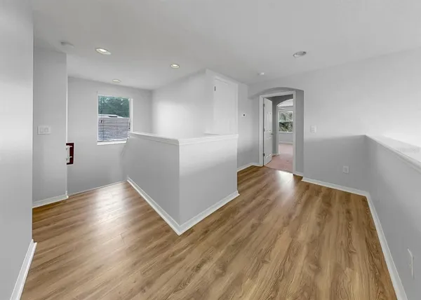 $2,700 | 17423 New Cross Circle, Lithia, FL 33547