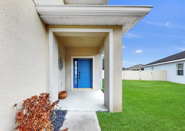 $2,700 | 17423 New Cross Circle, Lithia, FL 33547