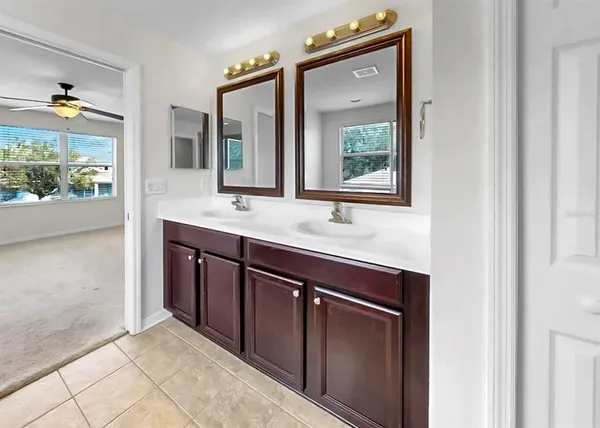 $2,700 | 17423 New Cross Circle, Lithia, FL 33547