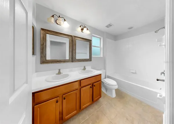 $2,700 | 17423 New Cross Circle, Lithia, FL 33547