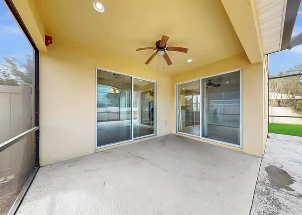 $2,700 | 17423 New Cross Circle, Lithia, FL 33547