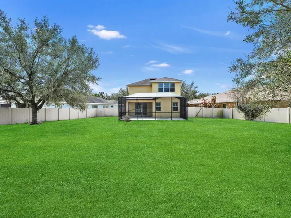 $2,700 | 17423 New Cross Circle, Lithia, FL 33547