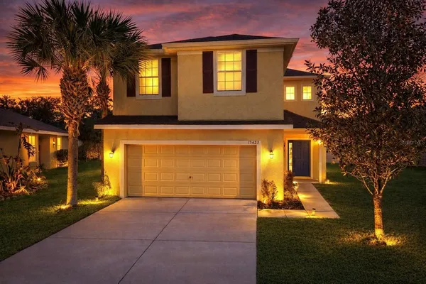 $2,700 | 17423 New Cross Circle, Lithia, FL 33547