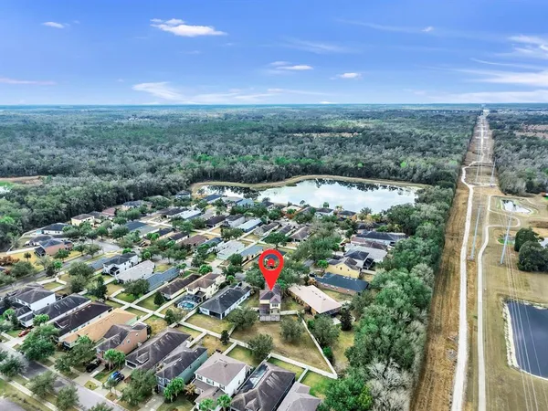 $2,700 | 17423 New Cross Circle, Lithia, FL 33547